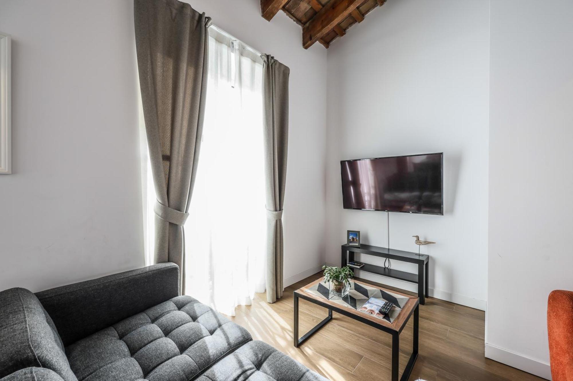 Appartamento Amazinn Places Evi Valenza